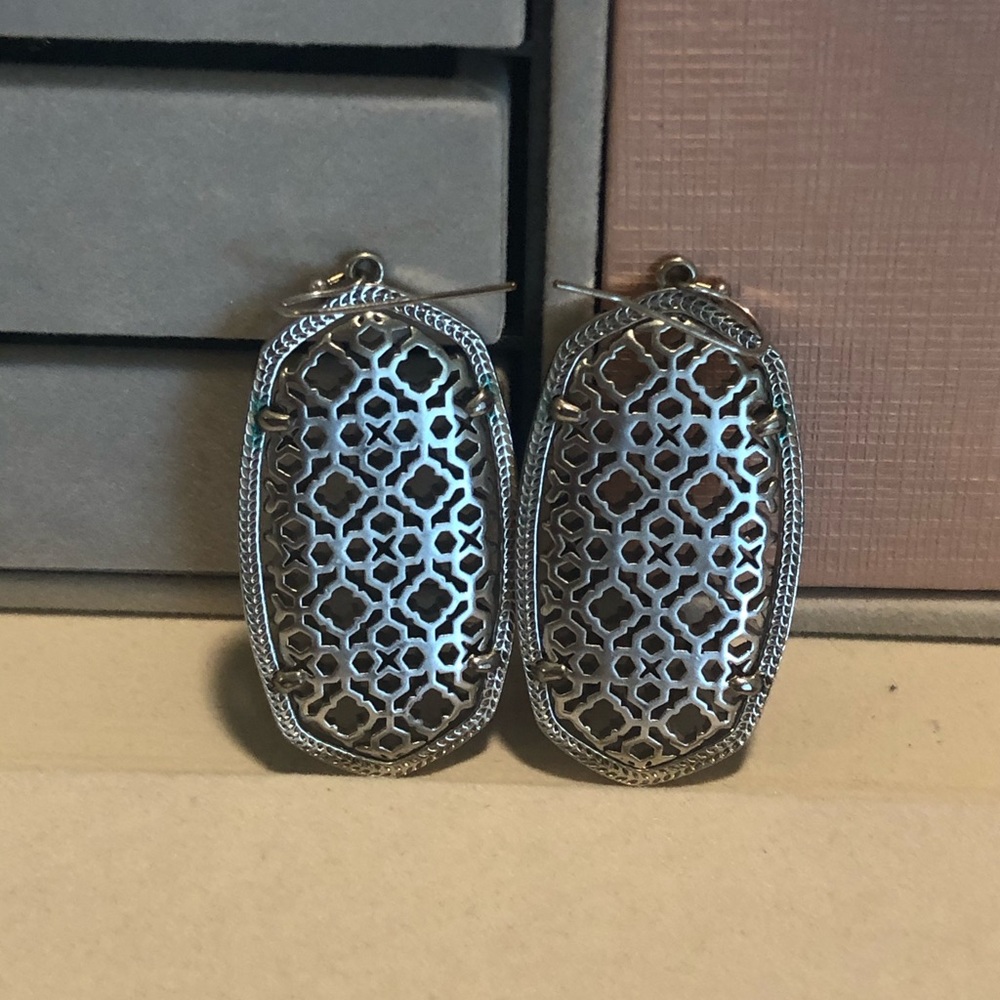 Kendra Scott ‘Danielle’ earrings silver filigree